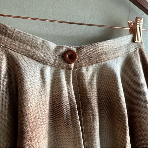 Vivian of Holloway plaid wool circle skirt - Picture 7 of 12